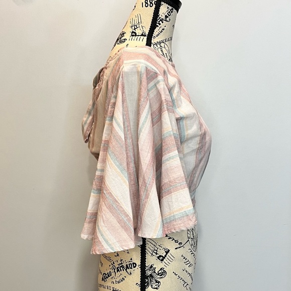 Striped top *NWT* - Picture 2 of 6